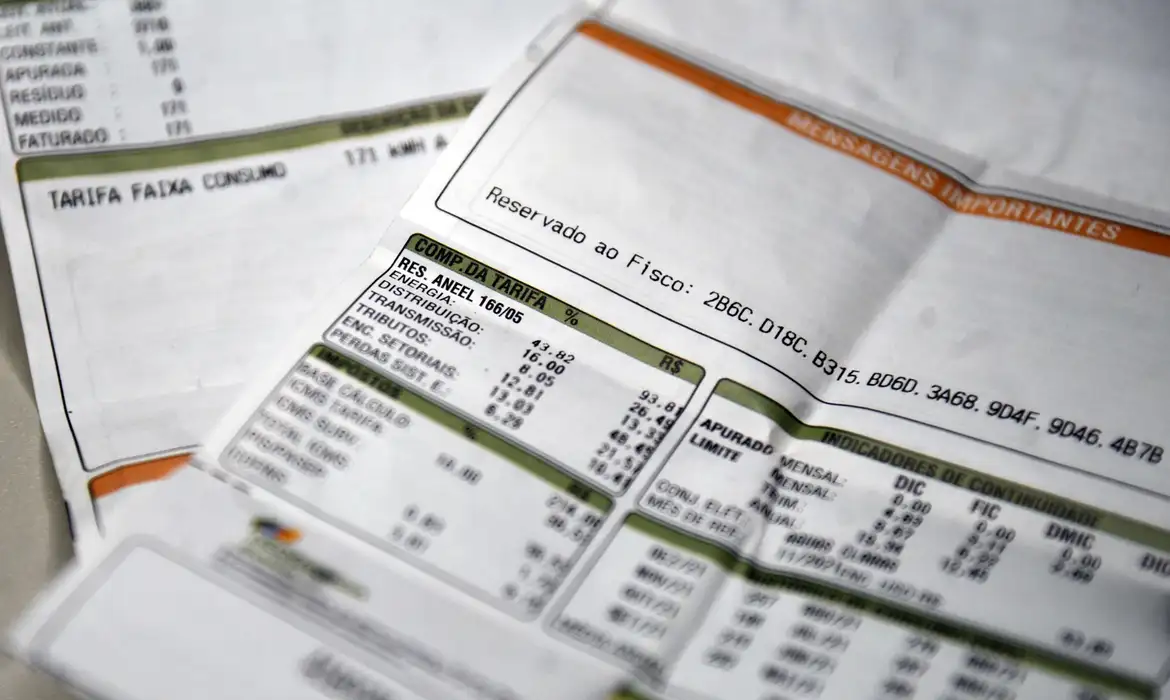 Aneel mantém bandeira para vermelha em novembro