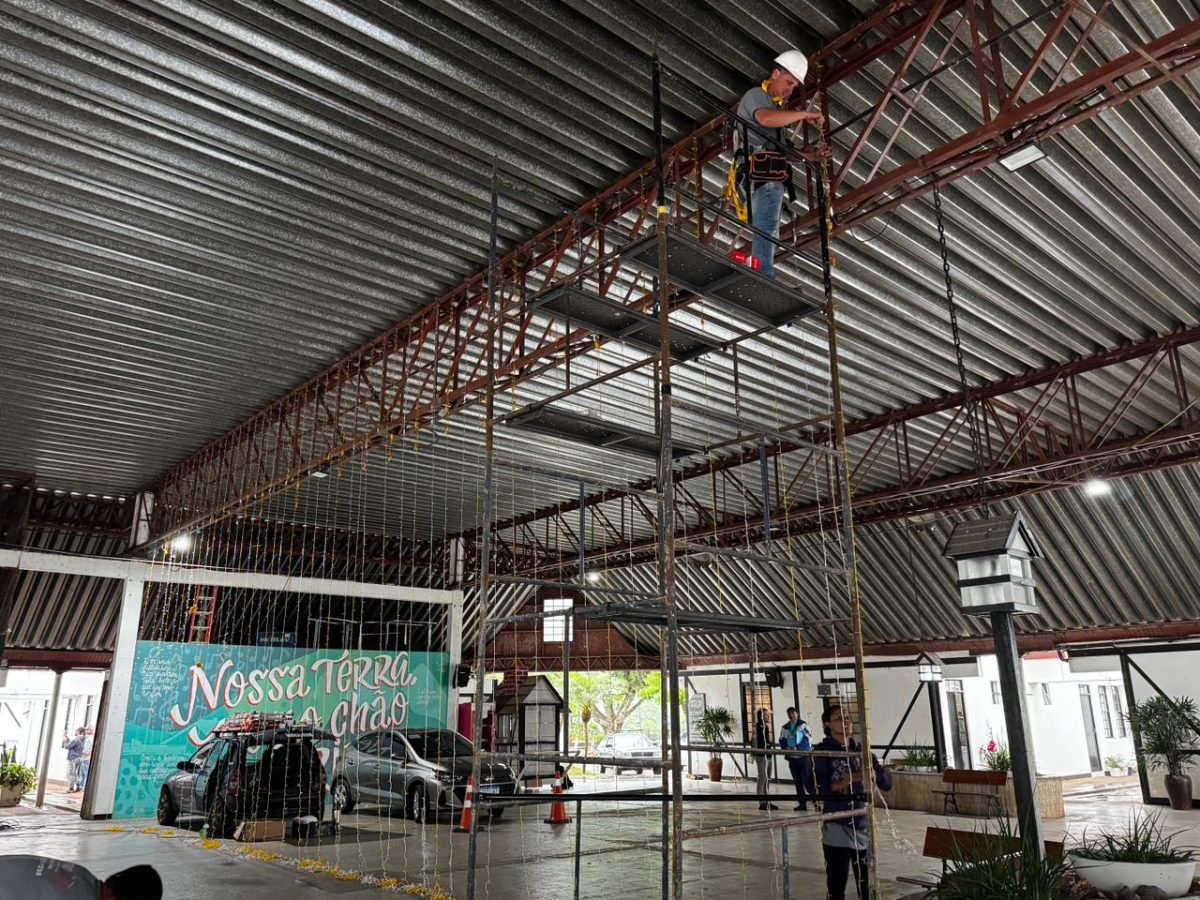 Luzes começaram a ser instaladas nesta semana. Foto: Alana  Flores/Prefeitura de Teutônia