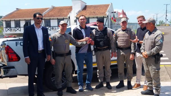 40º BPM lança Operação Papai Noel e recebe viatura semiblindada