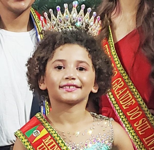 Teutoniense se prepara para disputar concurso de beleza nacional em 2026