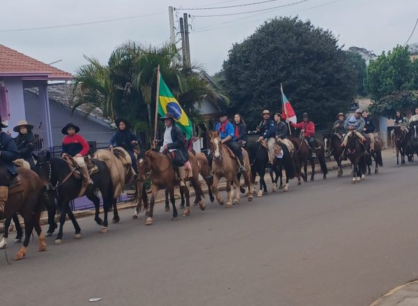 CCT Querência Amada promove 3ª Cavalgada Natalina