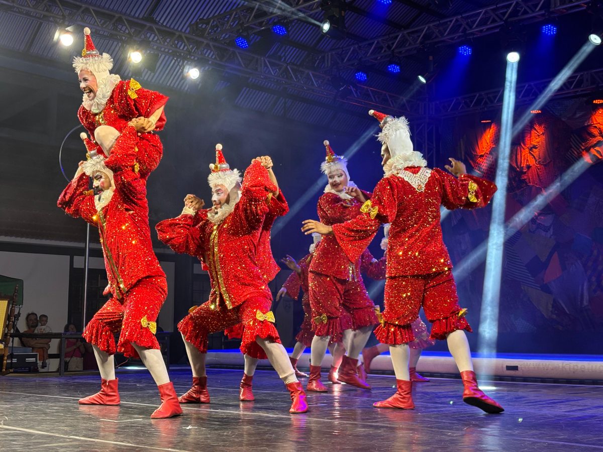 Música, teatro e arte circense agitam a noite de domingo no Centro Administrativo