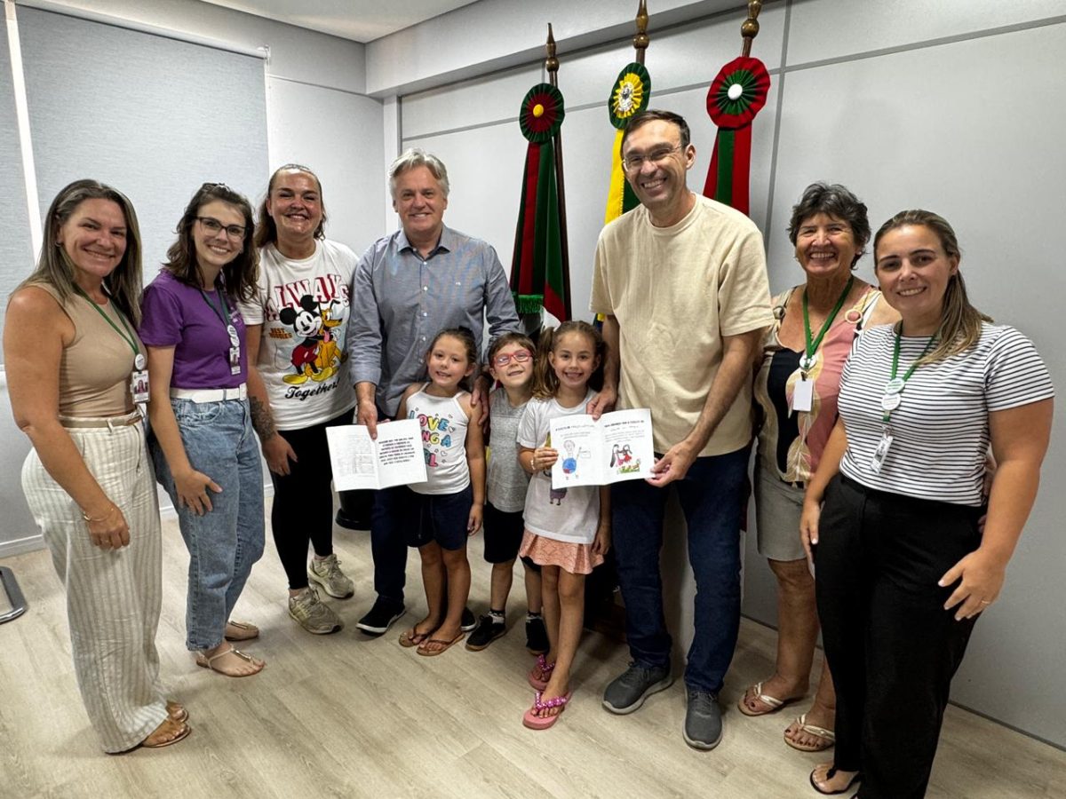 Alunos da EMEI Caminhos do Saber produzem livro sobre direitos e vivências