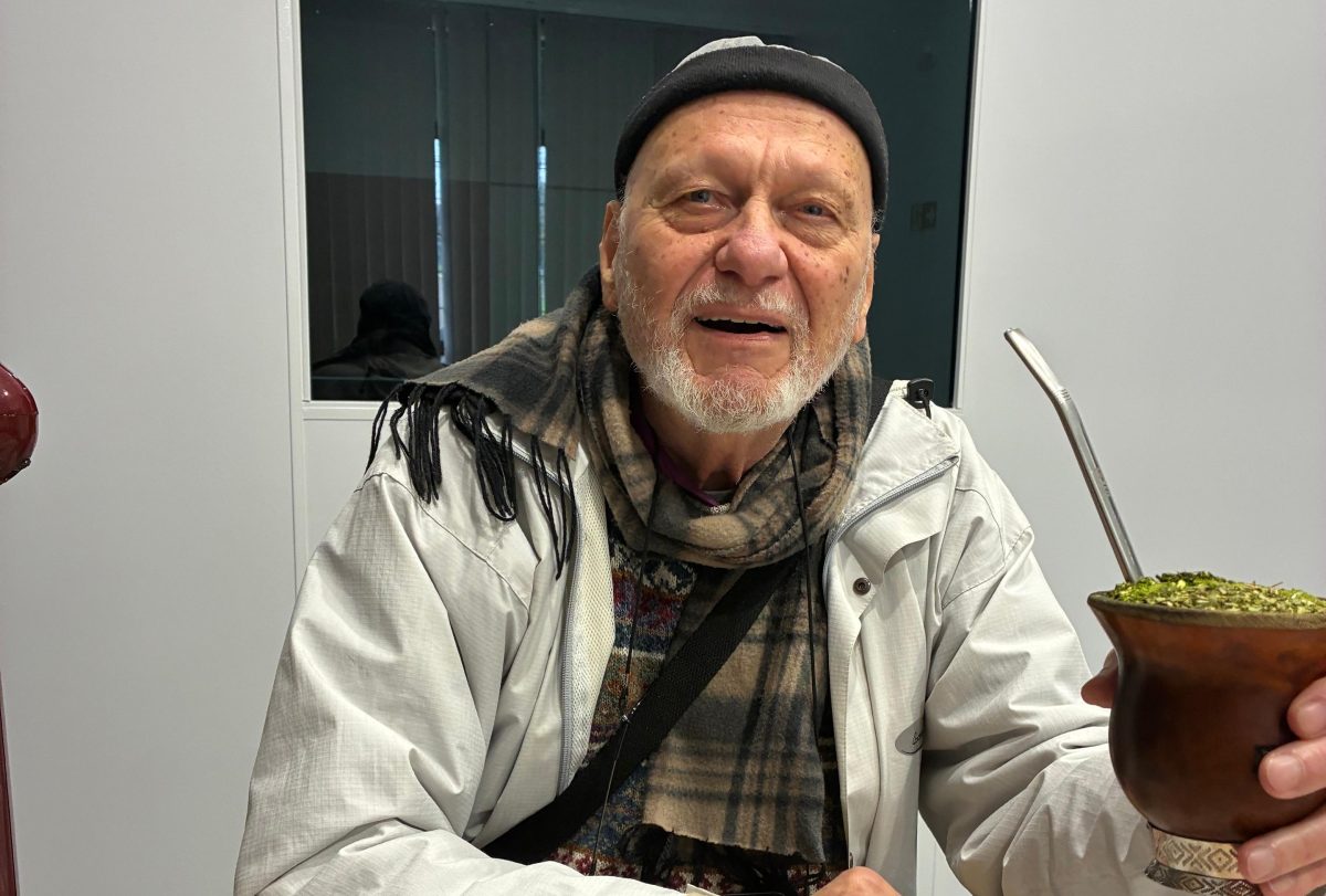 Silvio Meincke lança livro no idioma criado pelas famílias de imigrantes alemães