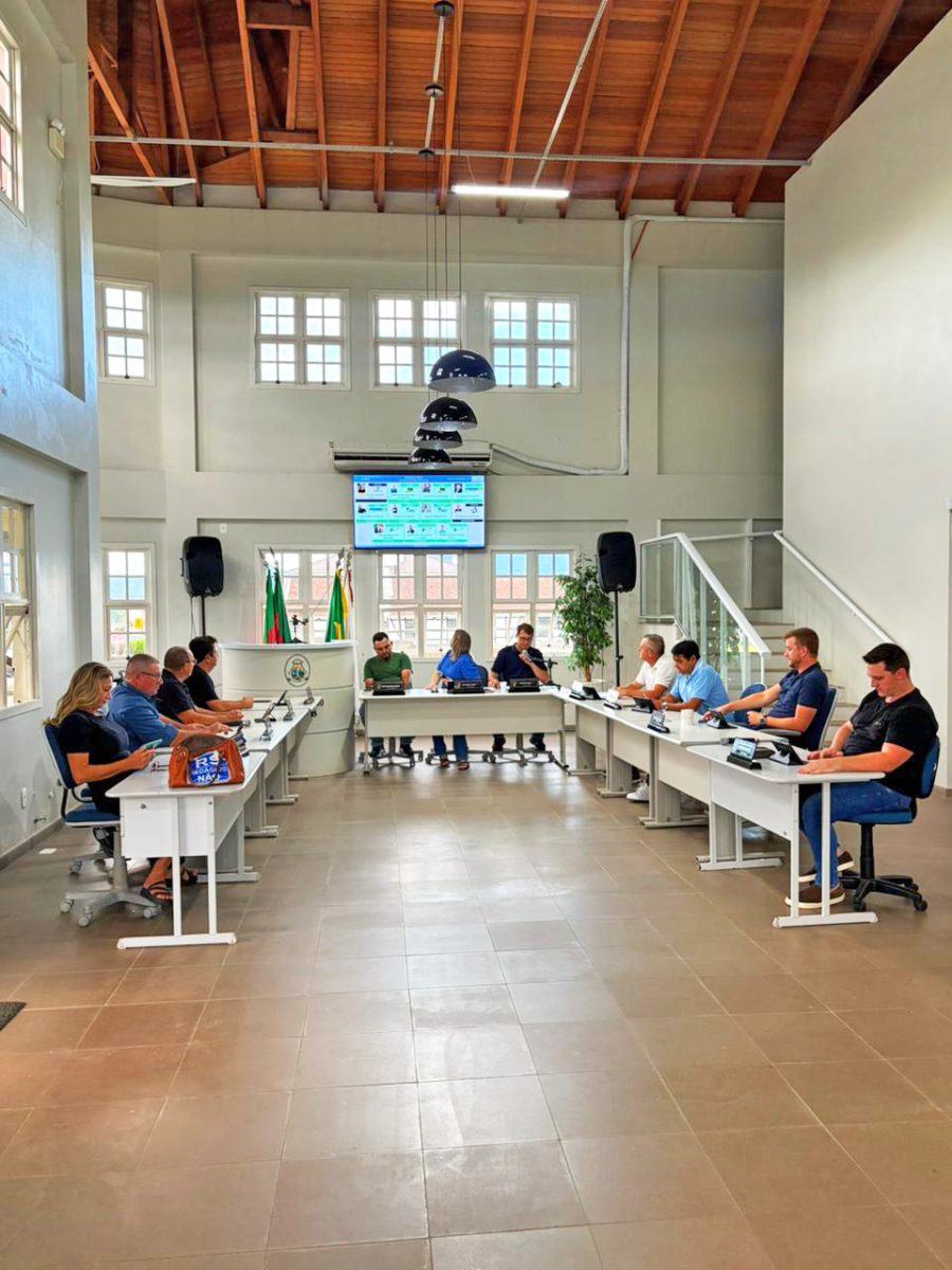 Dos nove projetos, quatro trataram de contratações para a área da educação, obedecendo posições em concursos públicos vigentes. Foto: Bruna Amaral/Divulgação