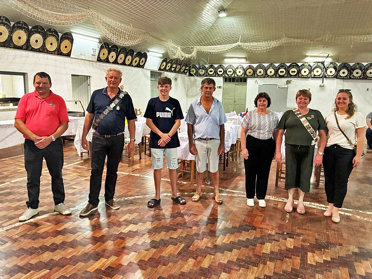 Da esquerda para direita: Wilson Wiebusch, Ariberto Magedanz, Erick Wasem, Paulo Schneider,
Aneli Krützmann, Mariane Wiebusch e Gisela von Mühlen. Foto: Marco Mallmann/Arquivo