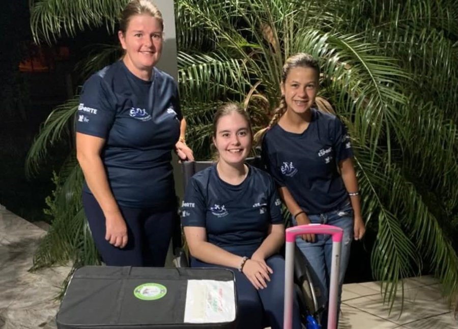 Acompanhadas por Anelise, Estefany e Keila terão uma semana de treinamentos em São Paulo. Foto: Apae Teutônia
