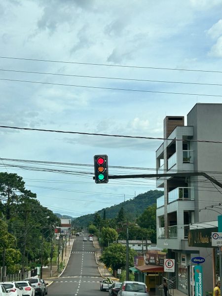 Semáforo está fora de operação no Bairro Canabarro