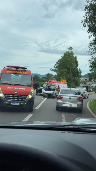 Colisão entre dois carros é registrada na Via Láctea