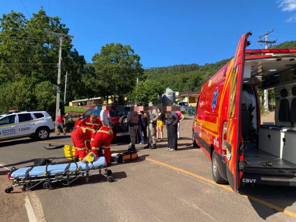 Colisão entre carro e motocicleta deixa um ferido no interior de Teutônia