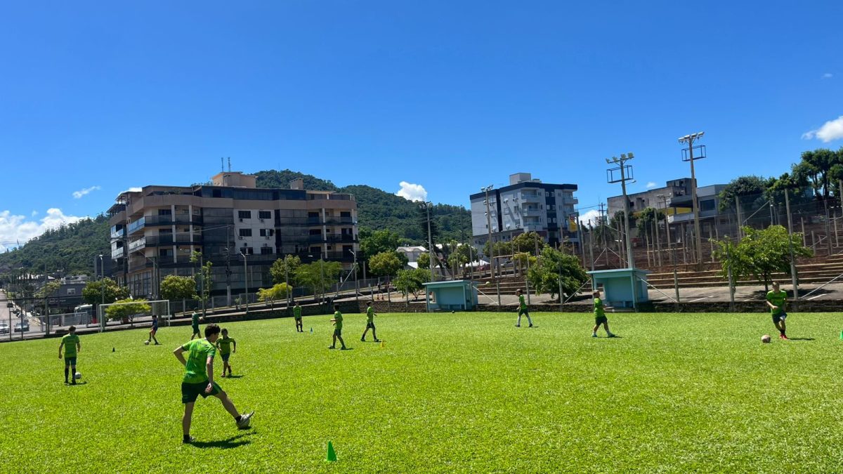 Escola Juventus retoma treinamentos