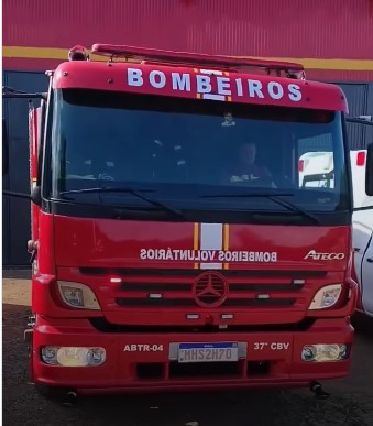 Bombeiros Imicol homenageiam colega morto após agressão em festa