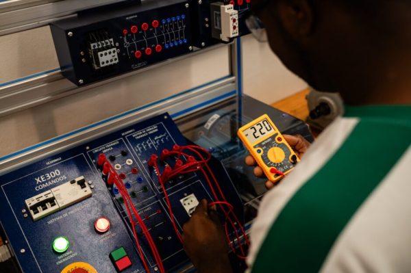 Colégio Teutônia investe em novos laboratórios para o ensino técnico