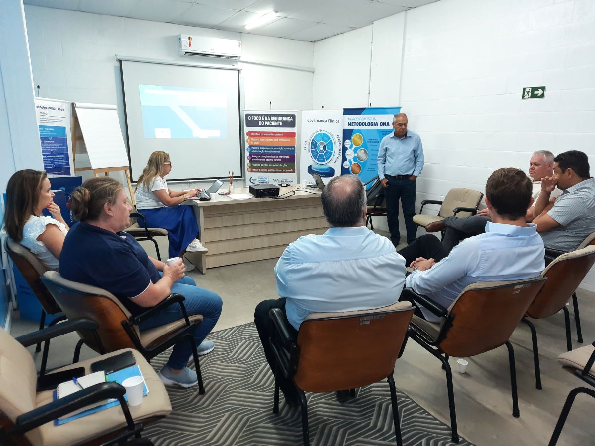 Hospital Ouro Branco revisa planejamento estratégico de 2026 a 2028