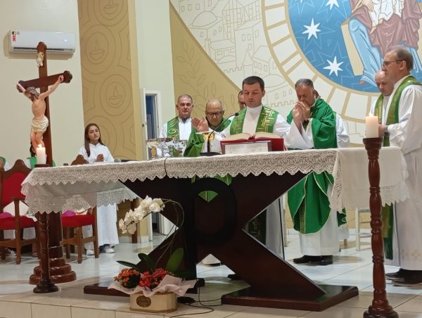 Padre Diego Knecht é apresentado na Comunidade Nossa Senhora do Rosário
