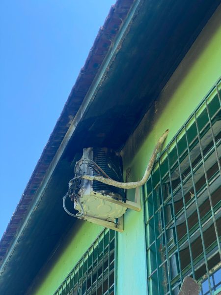 Vizinhos controlam incêndio em ar-condicionado de creche