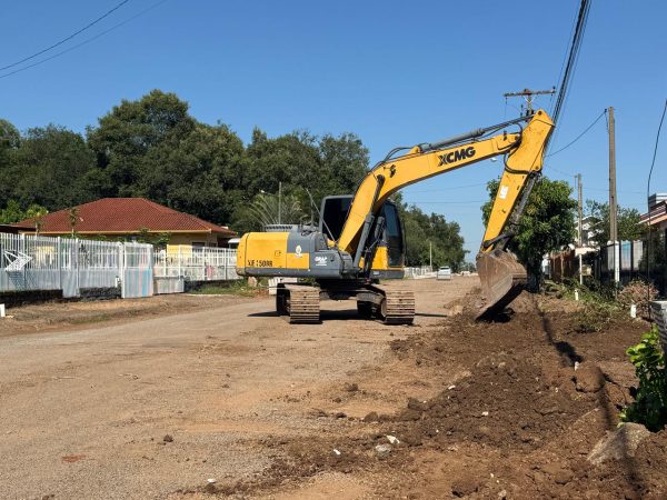 Pavimentação da Rua Edmundo Rührwiem entra na fase final
