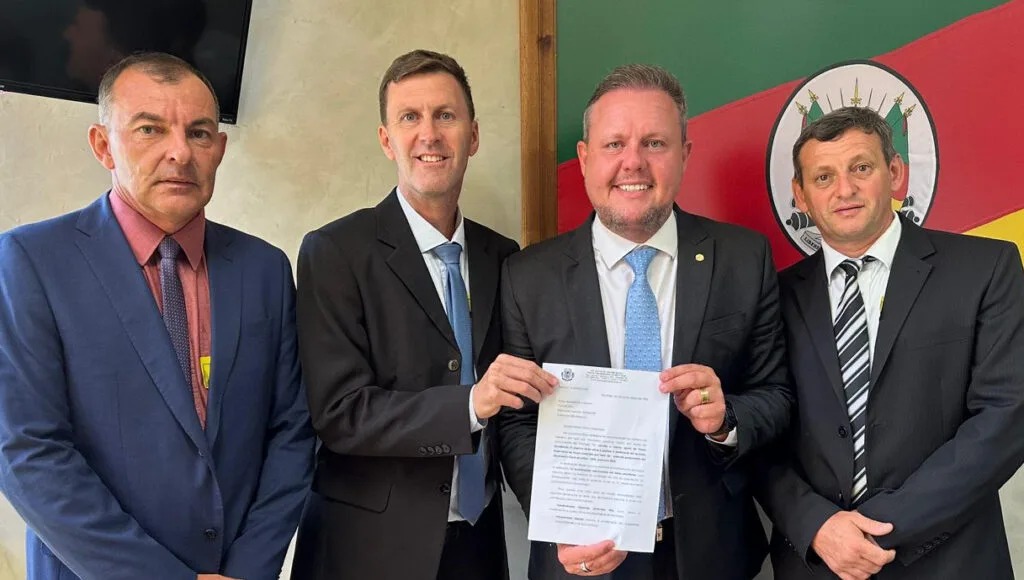 Comitiva westfaliana com o deputado federal Covatti Filho (Fotos: Divulgação Prefeitura de Westfália)