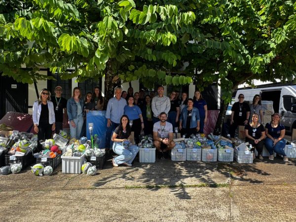 Teutônia entrega kits esportivos para escolas municipais
