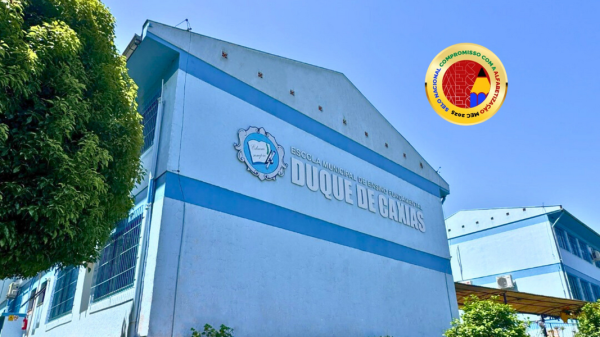 EMEF Duque de Caxias recebe Selo Ouro do Compromisso Nacional com a Alfabetização