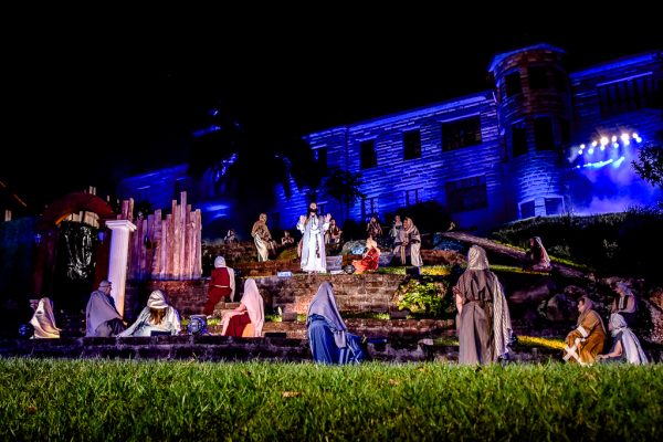 Primeira noite da Paixão de Cristo reúne 5 mil pessoas em Imigrante