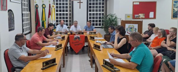 Vereadores aprovam R$ 443 mil para manutenção de vias e coleta seletiva