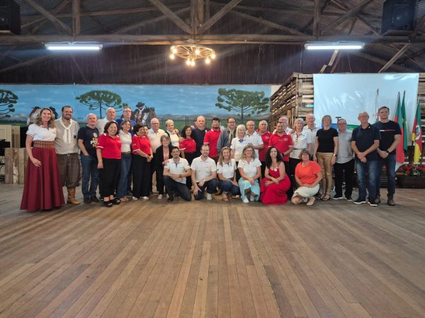 Rotary Club de Teutônia recebe rotarianos do Peru