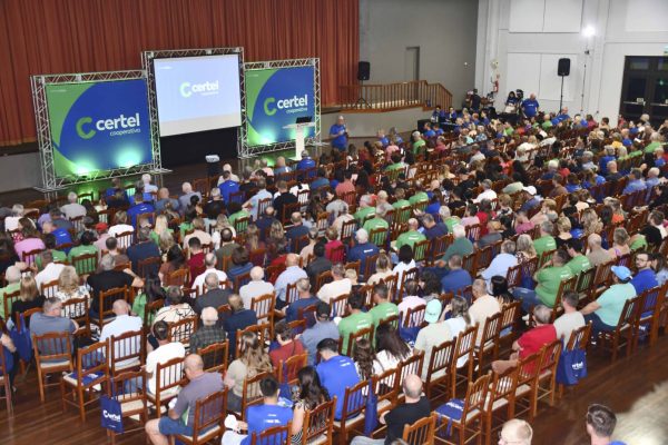 Assembleias reelegem presidente Hennemann e aprovam investimentos de R$ 107,3 milhões