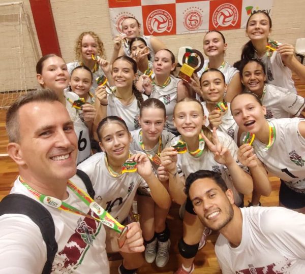 Juventus Voleibol fica em terceiro lugar na Copa RS Sub-14