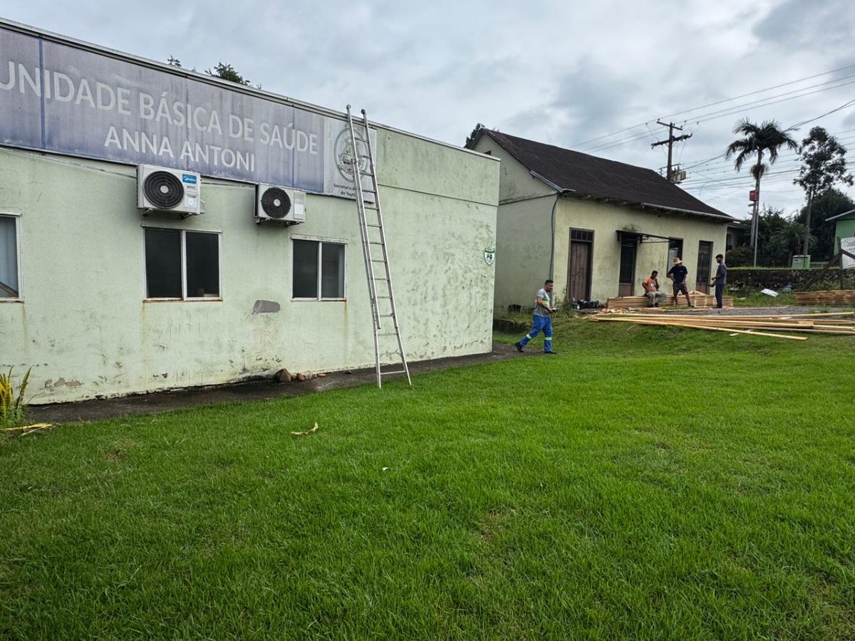 Postos de saúde recebem reforma nos telhados e pintura