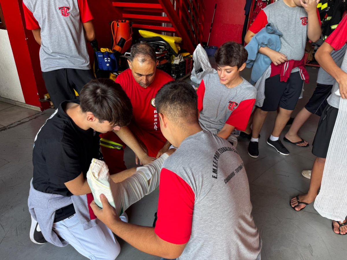 Projeto de primeiros socorros é ampliado para todos os 9º anos da rede municipal