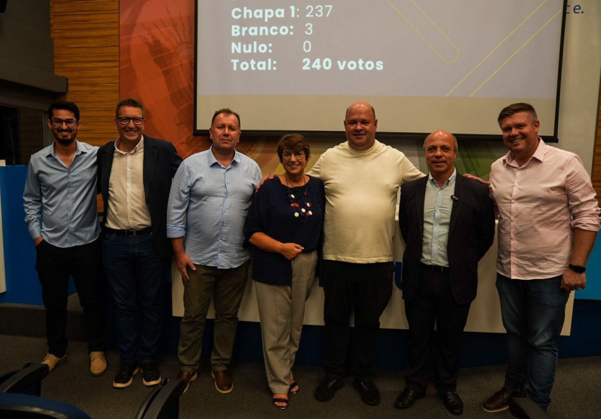 Prefeito de Fazenda Vilanova integra nova vice-presidêncIa da Famurs