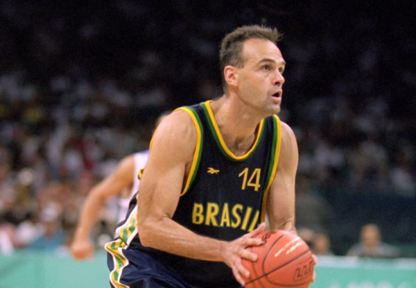 Lenda do Basquete brasileiro, Oscar Schmidt morre aos 68 anos