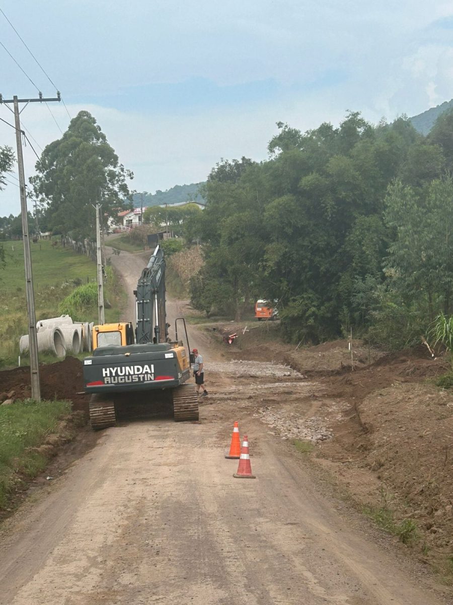 Paverama inicia pavimentação no trecho da Transcitrus