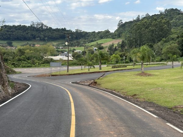 Westfália conclui pavimentação asfáltica no acesso à Linha Bismark