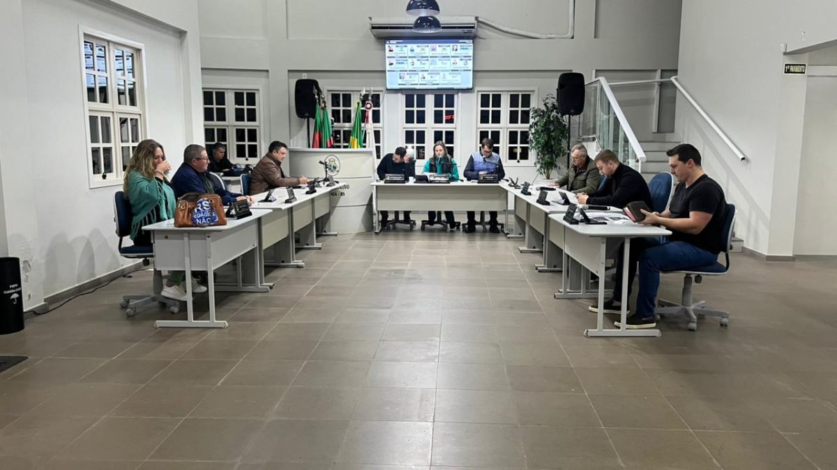 Próxima sessão será realizada no dia 3 de junho.

FOTO: EMANUELLY SANTOS DA SILVA/DIVULGAÇÃO