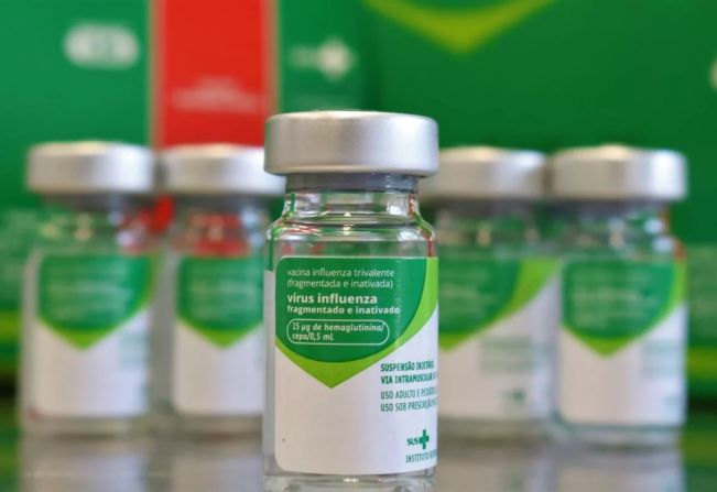 Vacinação contra gripe é centralizada por falta de envio de doses