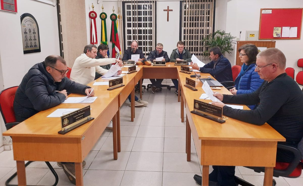 Vereadores aprovam créditos para saúde, educação e obras