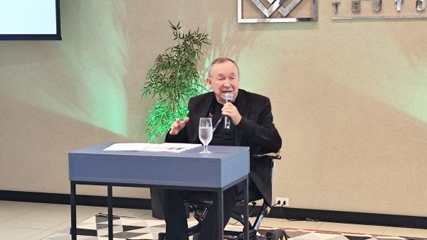 “Antes de ser piloto de Fórmula 1, você precisa começar no kart”, diz Clovis Tramontina