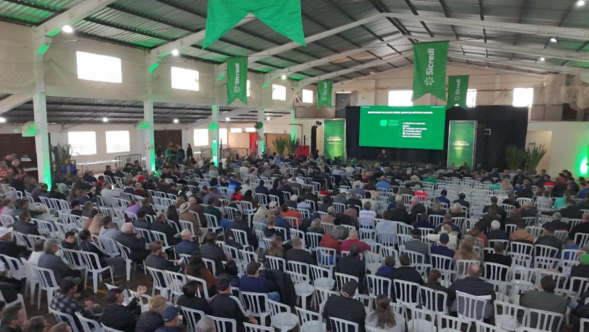 Sicredi Ouro Branco RS/MG reúne cerca de mil participantes no 1º Expo Fórum Agro em Estrela