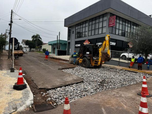 Começam obras de recuperação asfáltica em Languiru e Alesgut