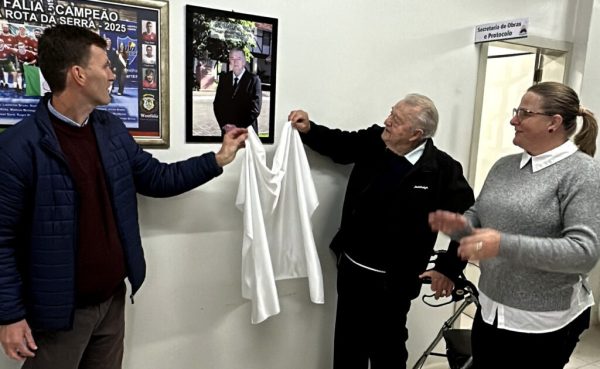Líder local recebe homenagem por papel na emancipação