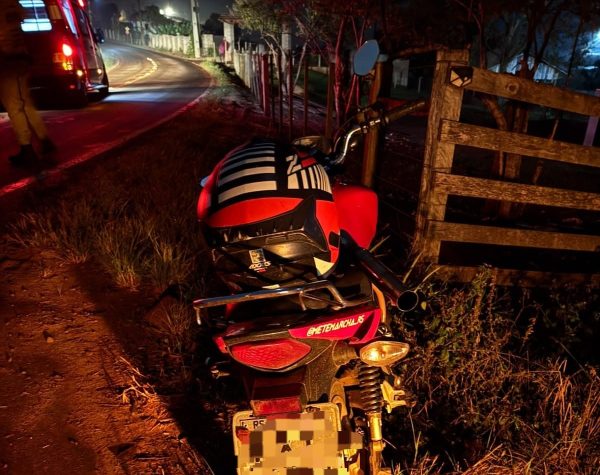 Motociclista fica ferido em colisão com carro na Linha Wink