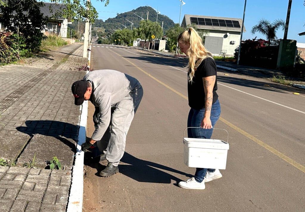 Westfália inicia dedetização em bueiros da área central