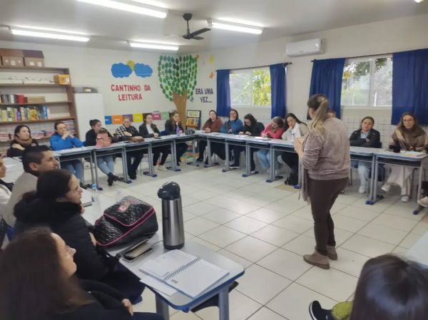 Professores de Paverama participam de formação com a Univates