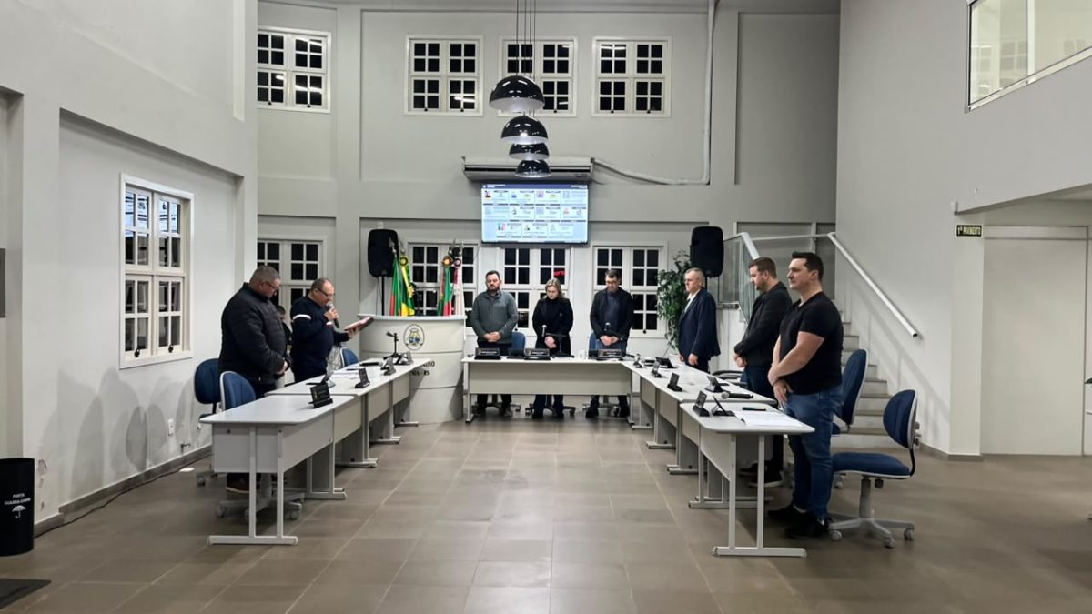 Vereadores homenageiam personalidades do interior