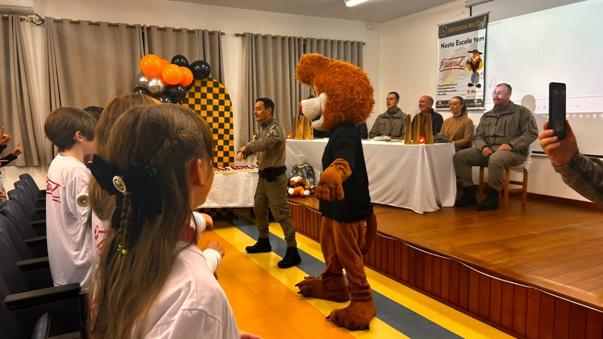 Alunos da EMEF Duque de Caxias concluem o Proerd
