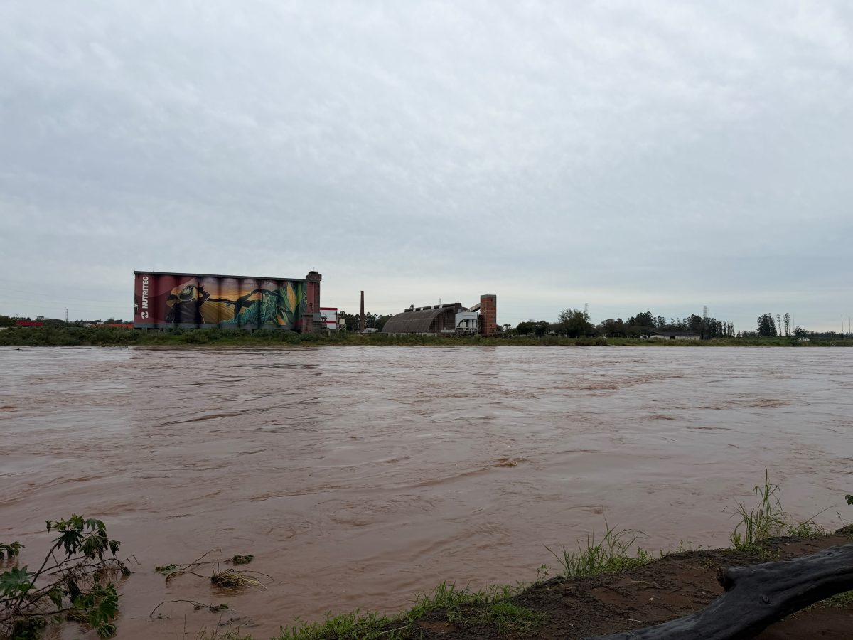 Rio Taquari ultrapassa cota de inundação e mantém tendência de alta