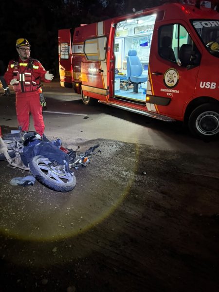 Carro e moto sofrem acidente na Via Láctea, em Teutônia