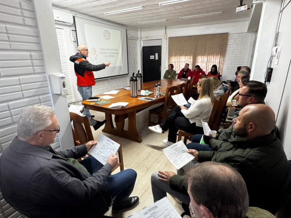 Defesa Civil realiza reunião de alinhamento e simulado interno para reforçar plano de contingência